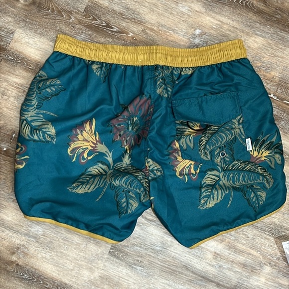 NWT Maamgic ChinoWave Floral Print Mens Swim Trunks Size Medium Green Gold Beach - Picture 2 of 16